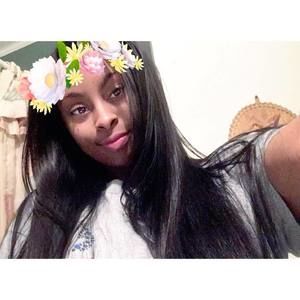 Meet your Posher, Alexis